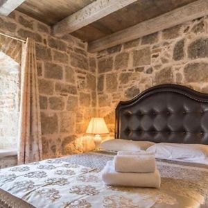 Luxus Zimmer mit Kingsize-Bett